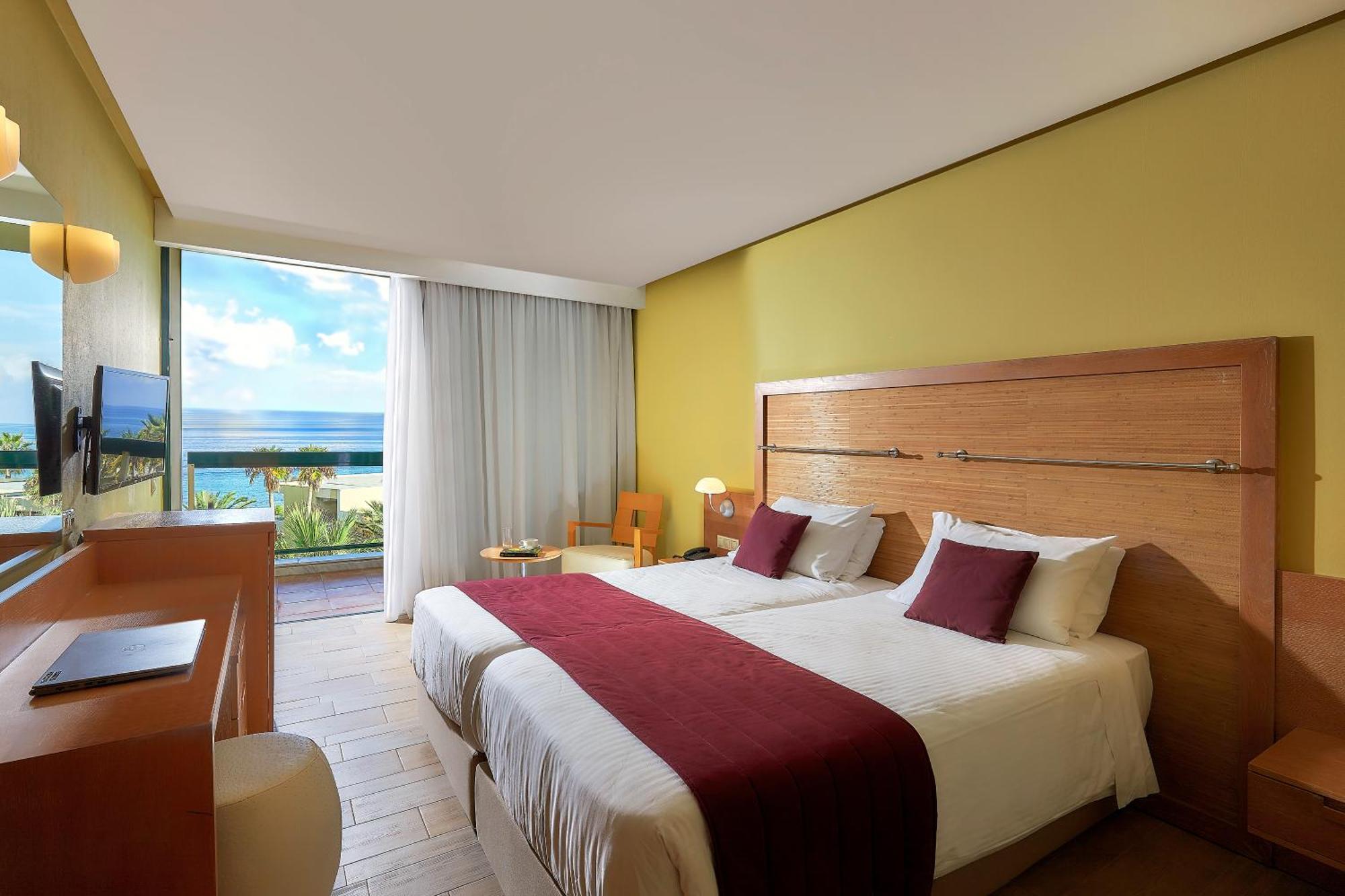Sirens Beach & Village Малиа Экстерьер фото